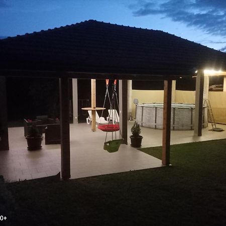 شقة Kuca Za Odmor Braco Donji Zvecaj المظهر الخارجي الصورة